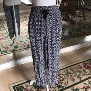 Black&White FOREVER 21 pants